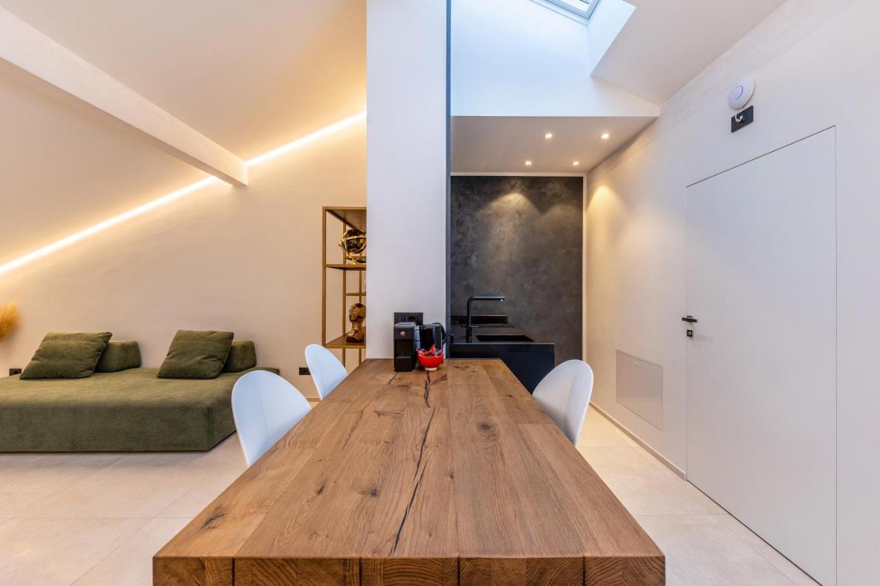App 303 Palazzo Cavour *